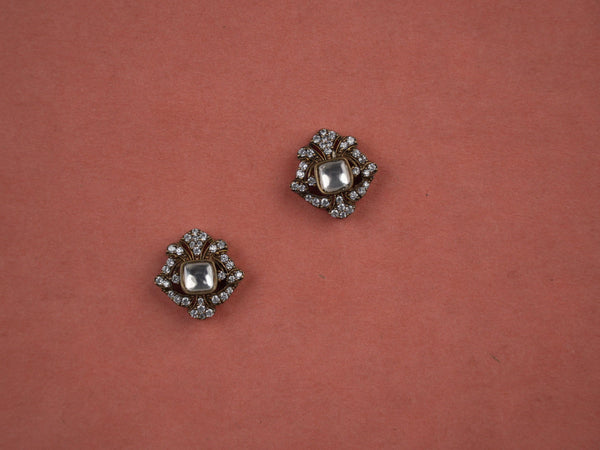 Ambre Victorian Polish Studs