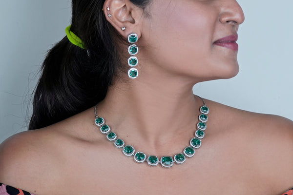 Emerald Essence Necklace AD-8016